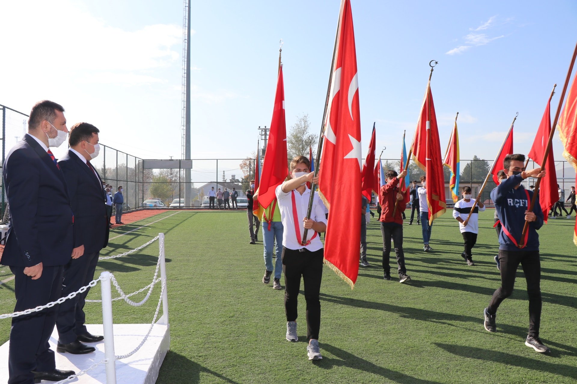 KAVAK'TA ÇOŞKULU KUTLAMA